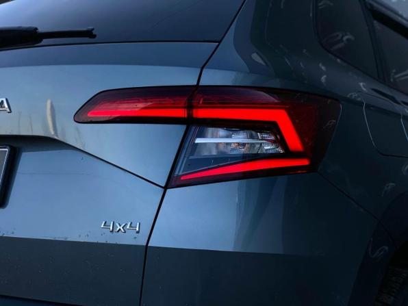 Skoda Karoq I с пробегом 2021 года, цена 2 240 800 рублей, 89265 км, внедорожник, Автокод Объявления