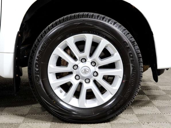 Toyota Land Cruiser Prado 150 Series Рестайлинг 1 с пробегом 2014 года, цена 2 698 000 рублей, 333755 км, внедорожник, Автокод Объявления