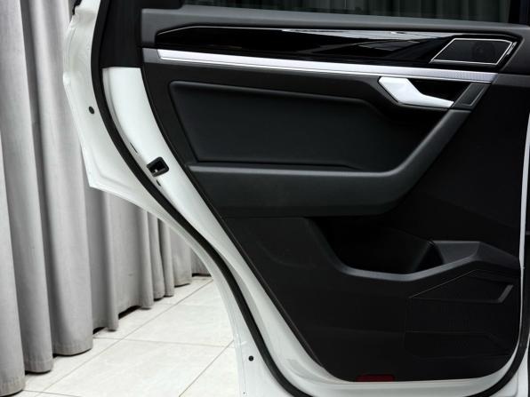 Volkswagen Touareg III с пробегом 2020 года, цена 4 299 000 рублей, 206221 км, внедорожник, Автокод Объявления