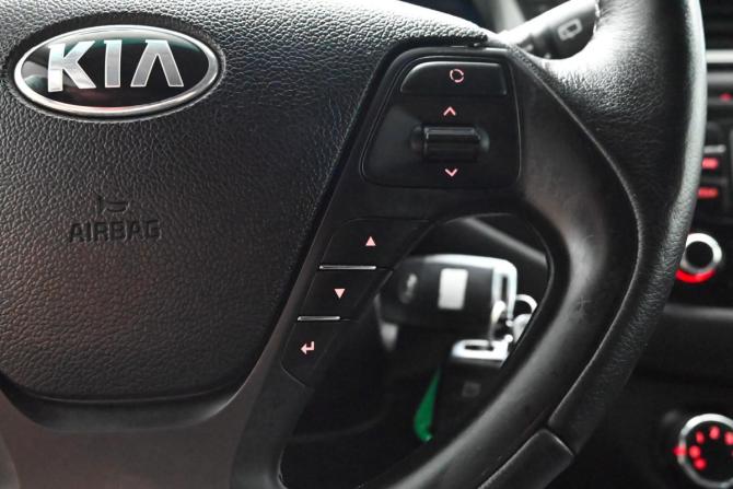 Kia Ceed II Рестайлинг с пробегом 2015 года, цена 900 000 рублей, 137727 км, хэтчбек, Автокод Объявления