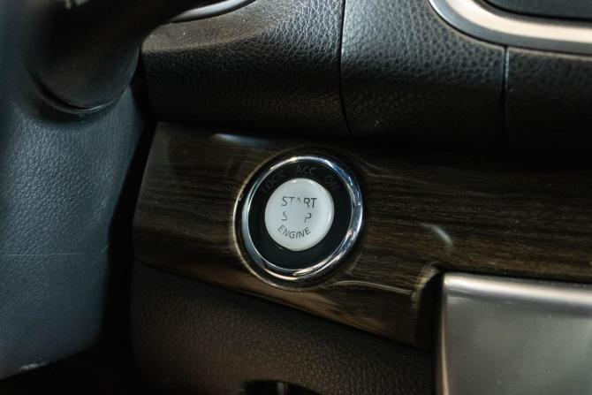 Nissan Teana II Рестайлинг с пробегом 2013 года, цена 1 267 000 рублей, 197340 км, седан, Автокод Объявления