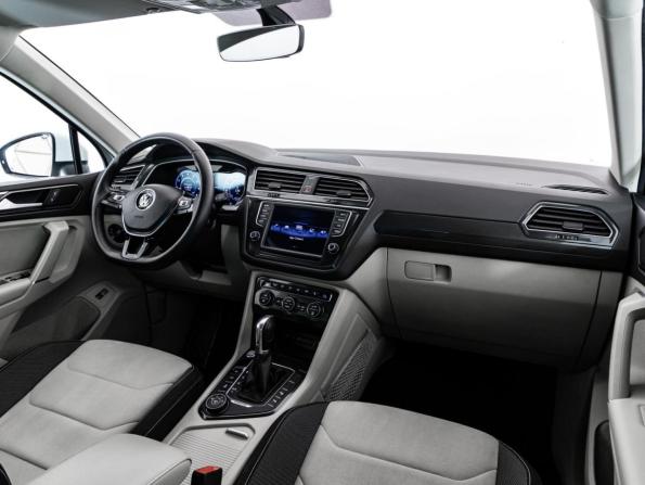 Volkswagen Tiguan II с пробегом 2017 года, цена 2 299 000 рублей, 138331 км, внедорожник, Автокод Объявления