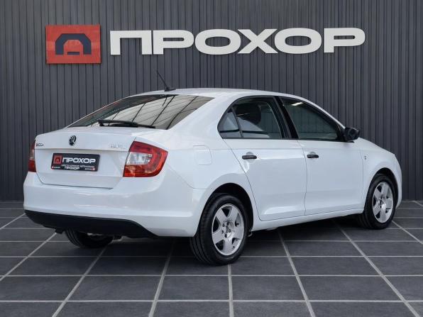 Skoda Rapid I с пробегом 2017 года, цена 897 000 рублей, 142061 км, лифтбек, Автокод Объявления