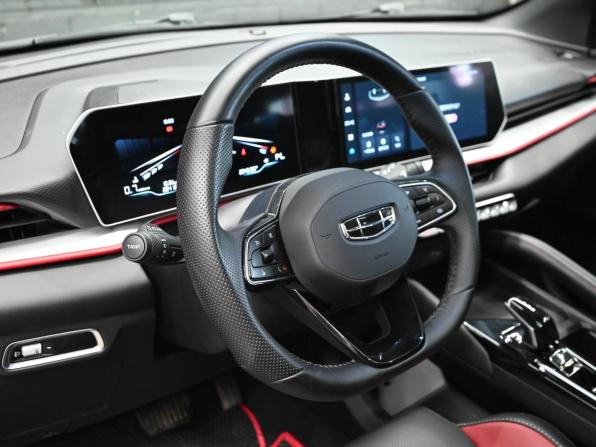 Geely Coolray I Рестайлинг с пробегом 2024 года, цена 2 350 000 рублей, 25800 км, внедорожник, Автокод Объявления