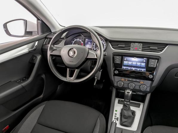 Skoda Octavia III (A7) Рестайлинг с пробегом 2020 года, цена 2 500 000 рублей, 48217 км, лифтбек, Автокод Объявления