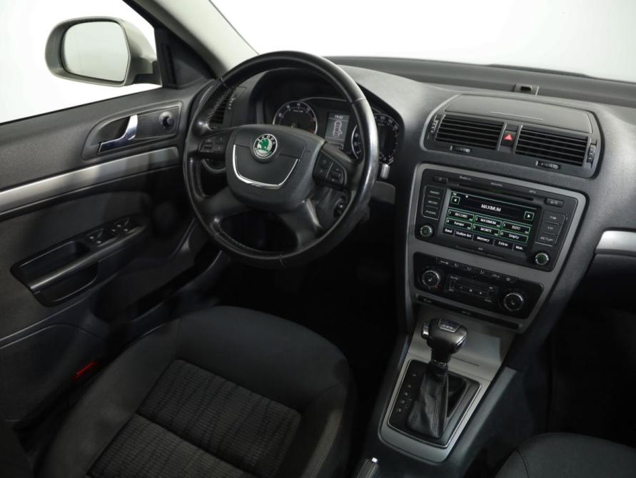 Skoda Octavia II (A5) Рестайлинг Санкт-Петербург  - изображение 8
