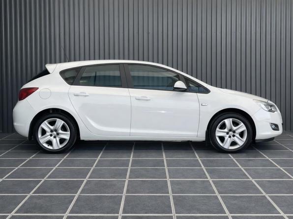 Opel Astra J с пробегом 2011 года, цена 817 000 рублей, 112237 км, хэтчбек, Автокод Объявления
