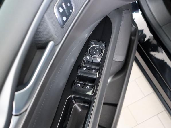 Ford Mondeo V с пробегом 2017 года, цена 1 650 000 рублей, 177029 км, седан, Автокод Объявления