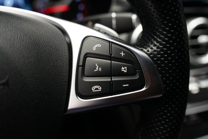 Mercedes-Benz C-Класс IV (W205) Рестайлинг с пробегом 2018 года, цена 2 640 000 рублей, 161202 км, седан, Автокод Объявления