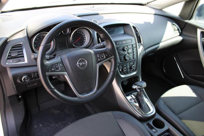 Opel Astra J с пробегом 2010 года, цена 735 000 рублей, 116266 км, хэтчбек, Автокод Объявления