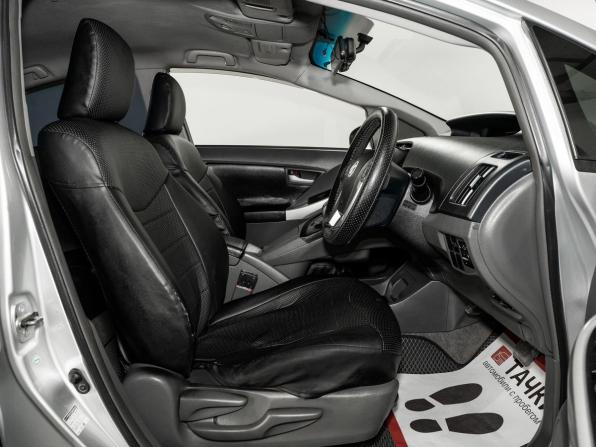 Toyota Prius III (XW30) с пробегом 2011 года, цена 900 000 рублей, 281102 км, лифтбек, Автокод Объявления
