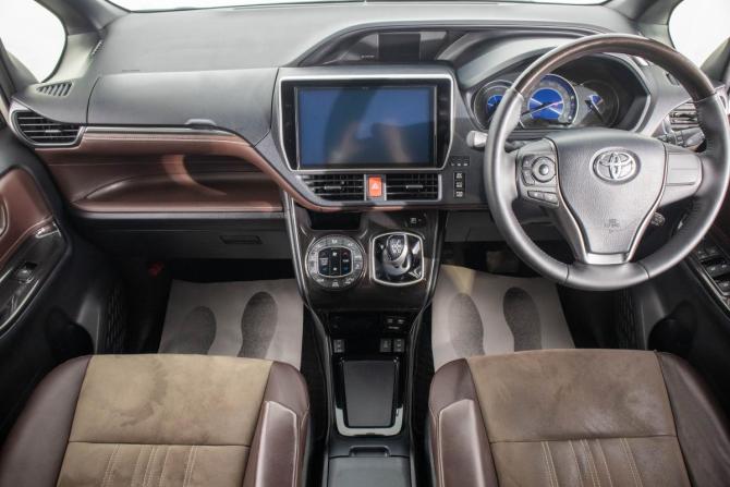 Toyota Esquire I Рестайлинг с пробегом 2017 года, цена 2 169 000 рублей, 131000 км, минивэн, Автокод Объявления