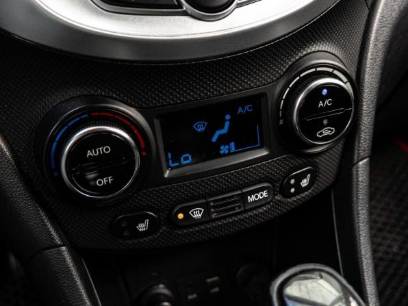 Hyundai Solaris I Рестайлинг с пробегом 2015 года, цена 928 000 рублей, 206657 км, хэтчбек, Автокод Объявления