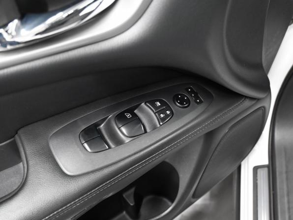 Nissan Pathfinder IV с пробегом 2015 года, цена 2 195 000 рублей, 154237 км, внедорожник, Автокод Объявления