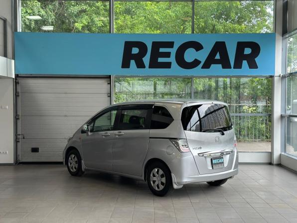 Honda Freed I Рестайлинг с пробегом 2012 года, цена 1 220 000 рублей, 61981 км, компактвэн, Автокод Объявления