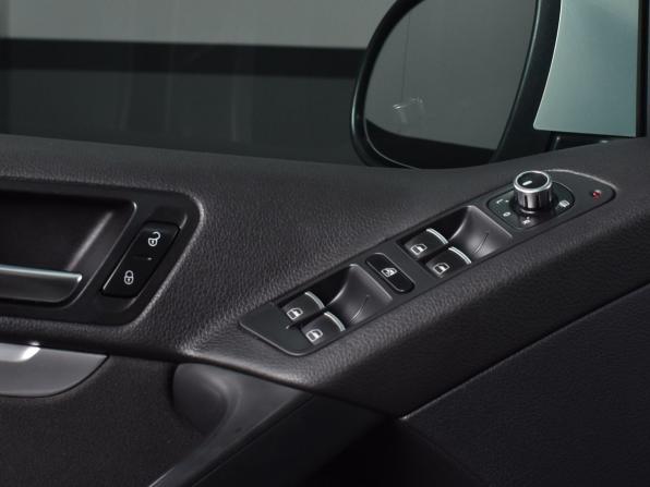 Volkswagen Tiguan I Рестайлинг с пробегом 2011 года, цена 1 299 995 рублей, 198303 км, внедорожник, Автокод Объявления