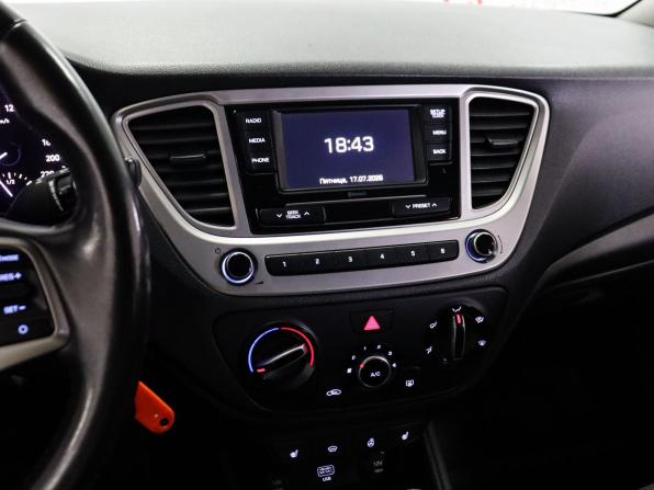 Hyundai Solaris II с пробегом 2019 года, цена 1 379 000 рублей, 102388 км, седан, Автокод Объявления