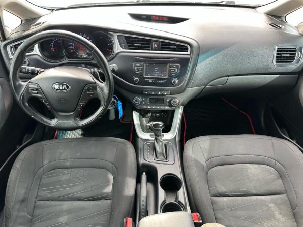 Kia Ceed II Рестайлинг с пробегом 2018 года, цена 1 599 000 рублей, 68873 км, универсал, Автокод Объявления