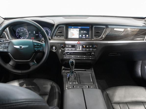 Hyundai Genesis II с пробегом 2015 года, цена 1 737 700 рублей, 149000 км, седан, Автокод Объявления