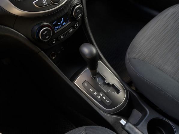 Hyundai Solaris I Рестайлинг с пробегом 2016 года, цена 1 039 000 рублей, 131583 км, седан, Автокод Объявления