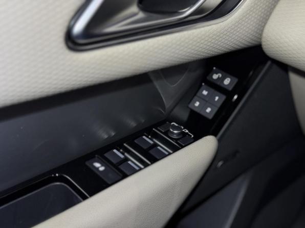 Land Rover Range Rover Velar I с пробегом 2018 года, цена 4 290 000 рублей, 77152 км, внедорожник, Автокод Объявления