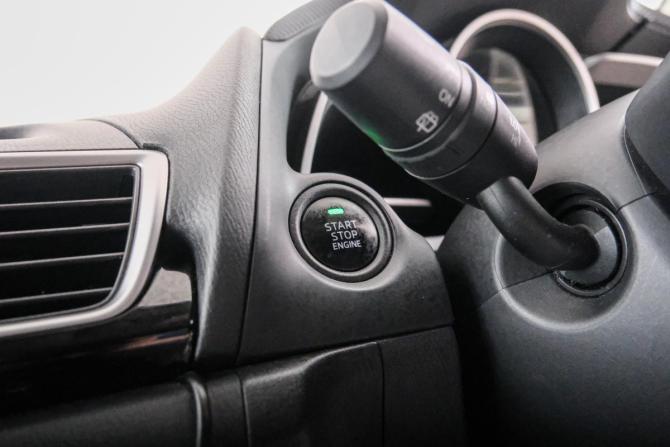 Mazda Axela III с пробегом 2014 года, цена 1 399 000 рублей, 84800 км, хэтчбек, Автокод Объявления
