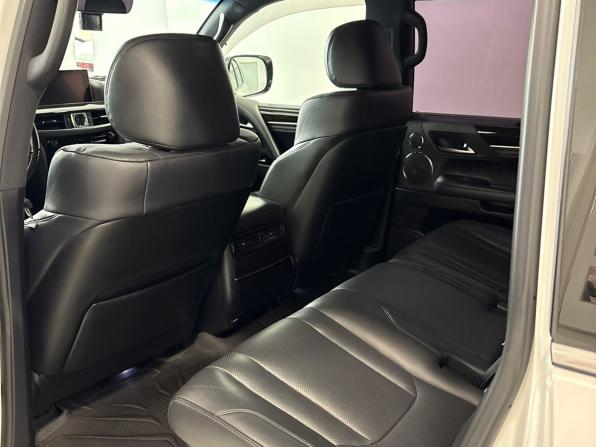 Lexus LX III Рестайлинг 2 с пробегом 2018 года, цена 6 980 000 рублей, 164752 км, внедорожник, Автокод Объявления