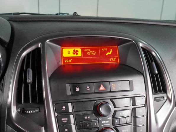 Opel Astra J с пробегом 2011 года, цена 729 000 рублей, 177949 км, хэтчбек, Автокод Объявления