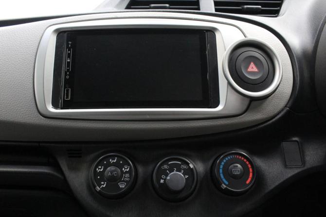 Toyota Vitz III (XP130) с пробегом 2011 года, цена 649 000 рублей, 210205 км, хэтчбек, Автокод Объявления