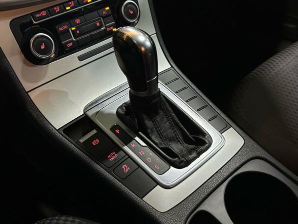 Volkswagen Passat B7 с пробегом 2011 года, цена 899 999 рублей, 223180 км, седан, Автокод Объявления