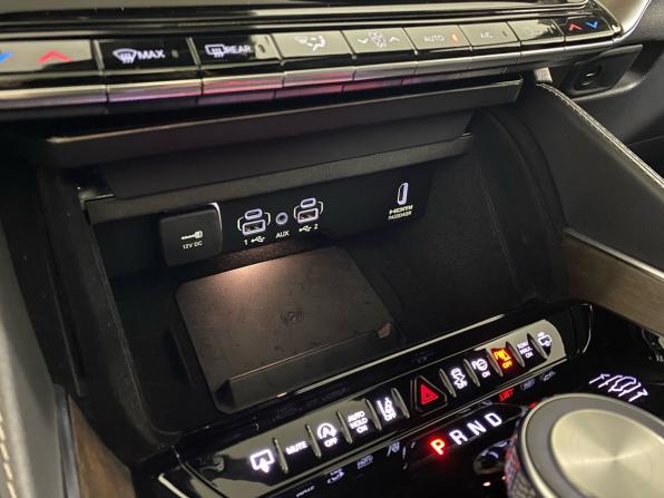 Jeep Wagoneer WS с пробегом 2023 года, цена 11 379 000 рублей, 12798 км, внедорожник, Автокод Объявления