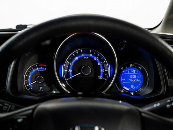 Honda Fit III с пробегом 2013 года, цена 949 500 рублей, 119081 км, хэтчбек, Автокод Объявления