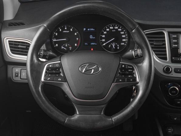 Hyundai Solaris II с пробегом 2020 года, цена 1 719 000 рублей, 69541 км, седан, Автокод Объявления