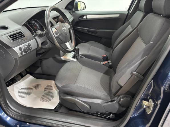Opel Astra H Рестайлинг с пробегом 2011 года, цена 760 000 рублей, 127178 км, седан, Автокод Объявления