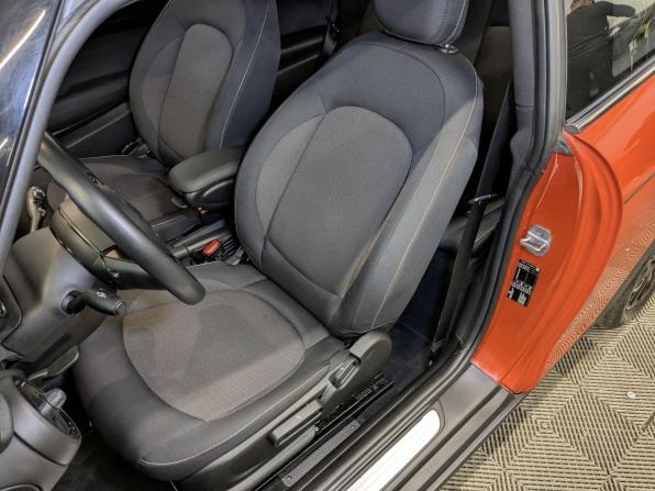 Mini Hatch III (F55/F56) Рестайлинг с пробегом 2021 года, цена 2 990 000 рублей, 11190 км, хэтчбек, Автокод Объявления