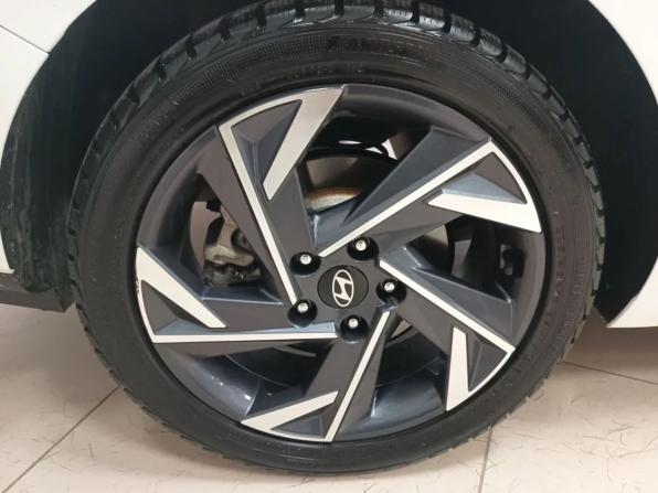 Hyundai Elantra VII (CN7) Рестайлинг с пробегом 2024 года, цена 2 165 000 рублей, 50060 км, седан, Автокод Объявления