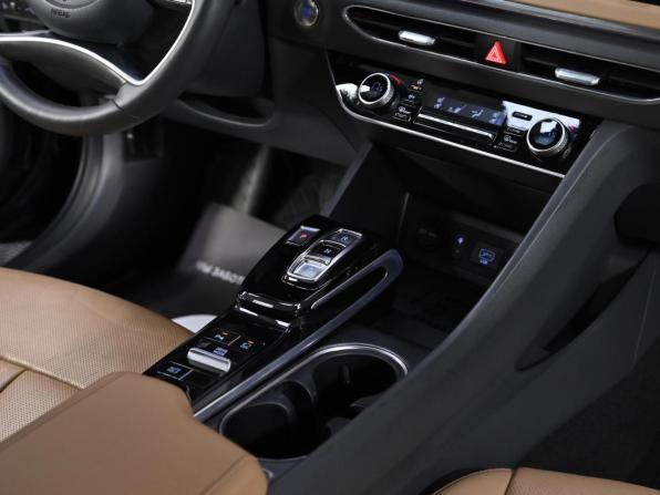 Hyundai Sonata VIII (DN8) с пробегом 2022 года, цена 2 099 000 рублей, 74500 км, седан, Автокод Объявления