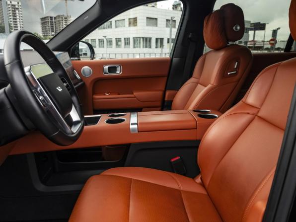 Li Auto (Lixiang) L9 I Рестайлинг с пробегом 2024 года, цена 7 398 000 рублей, 43015 км, внедорожник, Автокод Объявления