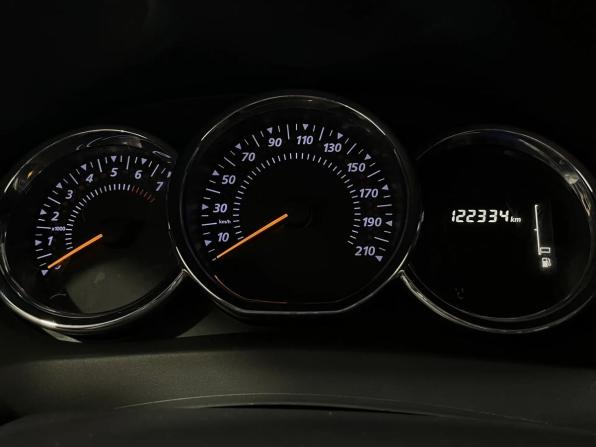 Renault Logan II Рестайлинг с пробегом 2022 года, цена 1 096 000 рублей, 122500 км, седан, Автокод Объявления
