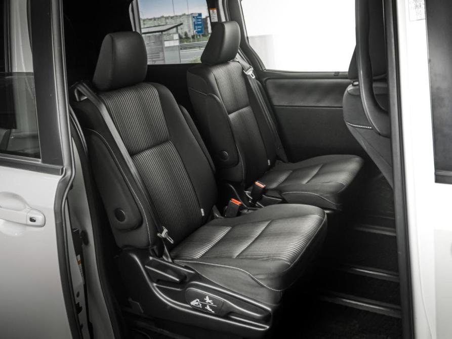 Toyota Noah III (R80) Рестайлинг Тюмень  - изображение 9