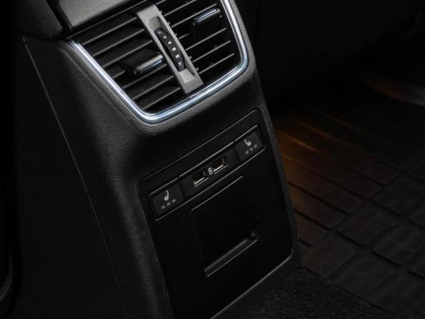 Skoda Octavia III (A7) Рестайлинг с пробегом 2017 года, цена 1 399 000 рублей, 210222 км, лифтбек, Автокод Объявления