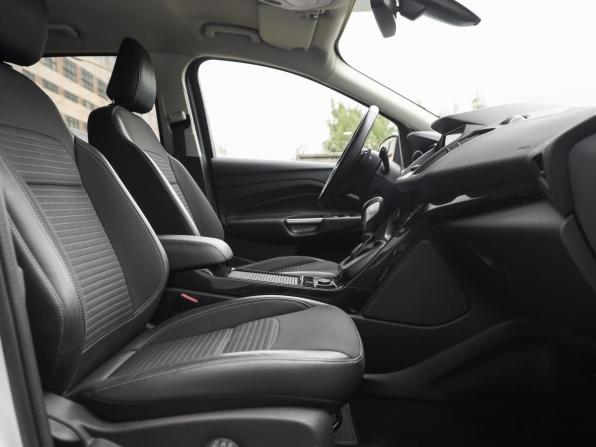 Ford Kuga II Рестайлинг с пробегом 2017 года, цена 1 649 777 рублей, 64937 км, внедорожник, Автокод Объявления