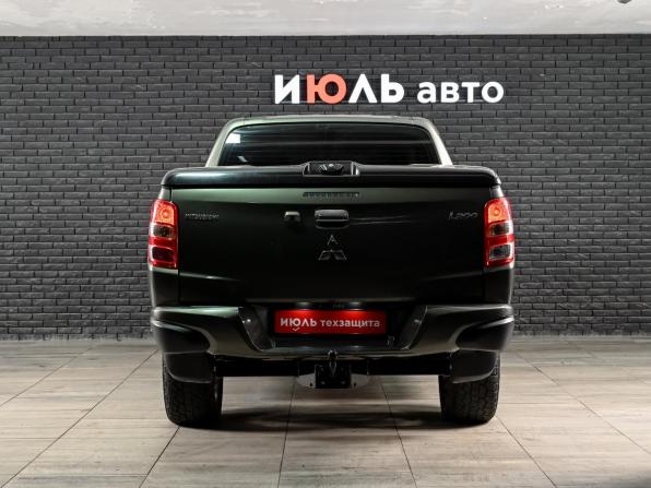 Mitsubishi L200 V с пробегом 2018 года, цена 2 760 000 рублей, 106007 км, пикап, Автокод Объявления