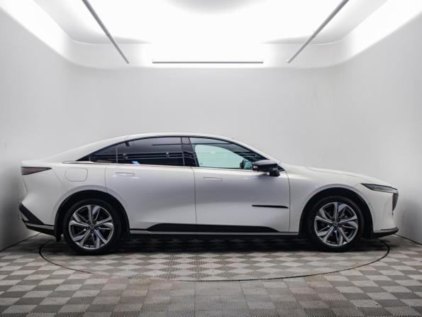 Mazda EZ-6 с пробегом 2025 года, цена 3 945 000 рублей, 23700 км, лифтбек, Автокод Объявления