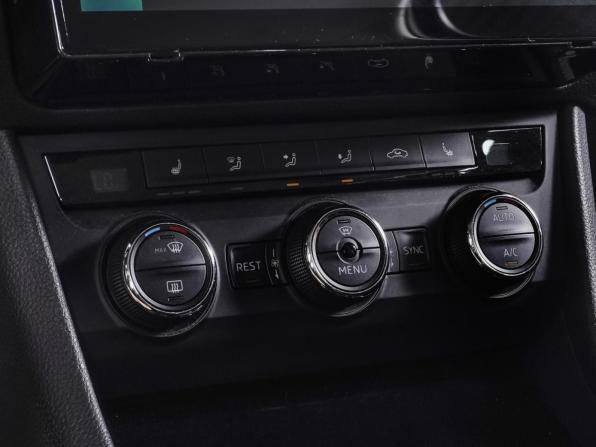 Skoda Superb III с пробегом 2015 года, цена 1 780 000 рублей, 159199 км, лифтбек, Автокод Объявления