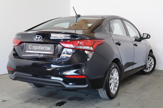 Hyundai Solaris II с пробегом 2018 года, цена 1 099 000 рублей, 195000 км, седан, Автокод Объявления
