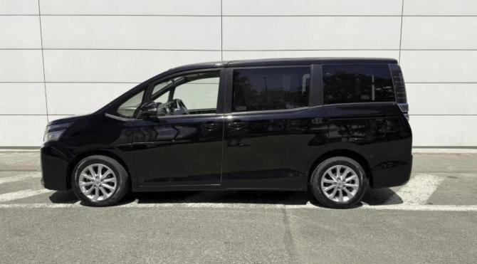 Toyota Voxy III (R80) Рестайлинг с пробегом 2019 года, цена 2 360 000 рублей, 146607 км, минивэн, Автокод Объявления