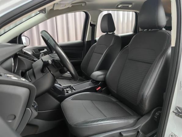 Ford Kuga II Рестайлинг с пробегом 2018 года, цена 1 690 000 рублей, 65000 км, внедорожник, Автокод Объявления