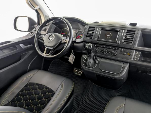 Volkswagen Multivan T6 Рестайлинг с пробегом 2019 года, цена 4 760 000 рублей, 85214 км, минивэн, Автокод Объявления