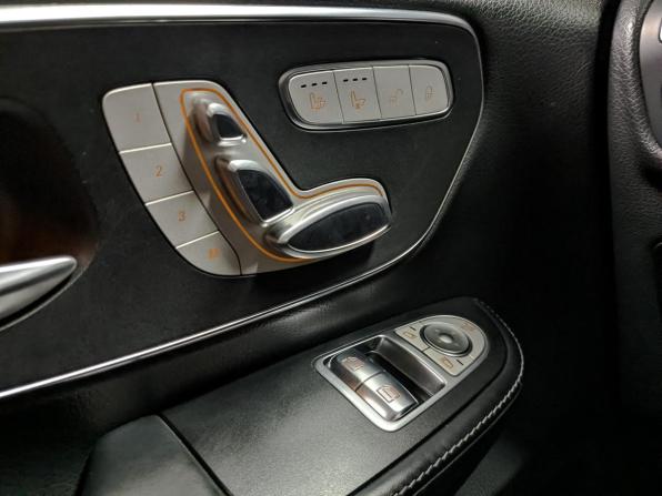 Mercedes-Benz V-Класс III (W447) Рестайлинг с пробегом 2021 года, цена 6 250 000 рублей, 144605 км, минивэн, Автокод Объявления